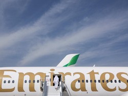 Emirates Setop Sementara Seluruh Penerbangan Akibat Situasi Timur Tengah