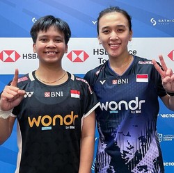 Instagram Ofisial Malaysia yang Peluk Basral Diserbu Netizen