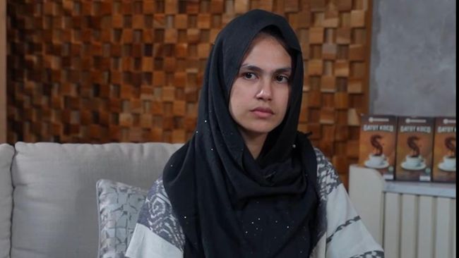 Ngaku Ditelantarkan Habib Bahar, Helwa Bachmid sampai Makan Nasi Dicampur Es Teh