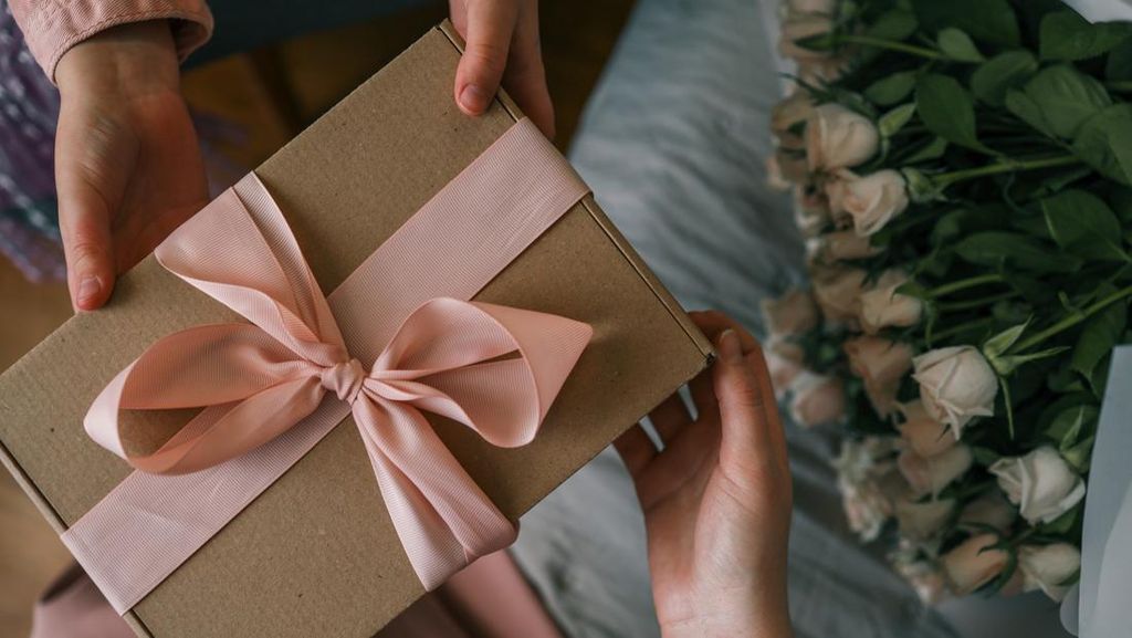 10 Ide Kado Hari Valentine Selain Cokelat, Bikin Si Dia Terkesan