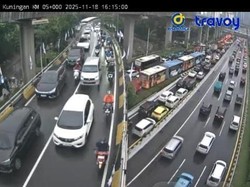 Hujan Guyur Jakarta Hingga Sore Ini, Sejumlah Ruas Jalan Macet