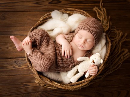 15 Inspirasi Nama Anak Tengah Laki-laki dari Artis dan Artinya