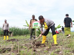 Lestarikan Hutan, Polres Grobogan Tanam 1.100 Pohon di Lebengjumuk-Lebak