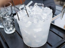 Tips Ampuh dari Bartender agar Es Batu dalam Minuman Tak Mudah Cair