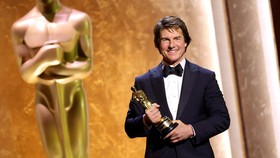 Tom Cruise Akhirnya Raih Piala Oscar Pertama