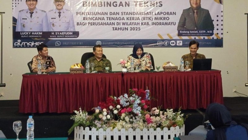 Pemerintah Kabupaten (Pemkab) Indramayu,melalui Dinas Tenaga Kerja (Disnaker) menggelar Bimbingan Teknis (Bimtek) Penyusunan Rencana Tenaga Kerja (RTK) Mikro