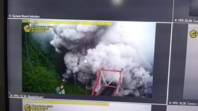 Semeru Erupsi, Awan Panas Meluncur 14 Km Sampai Jembatan Gladak Perak