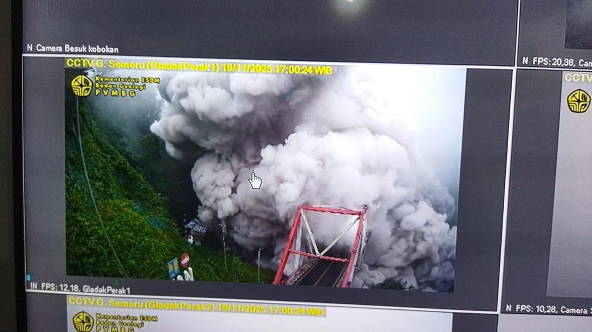 Semeru Erupsi, Awan Panas Meluncur 14 Km Sampai Jembatan Gladak Perak