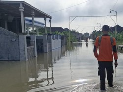 Tanggul Kali Lamong Jebol, Ratusan Rumah di Gresik Selatan Terendam Banjir