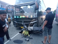 Bus Rinra Trans Tabrak Pemotor-Serempet Becak di Mamuju, 2 Orang Luka