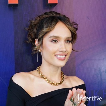 Cinta Laura Ungkap Alasan Pernah Tak Ingin Pulang ke Indonesia