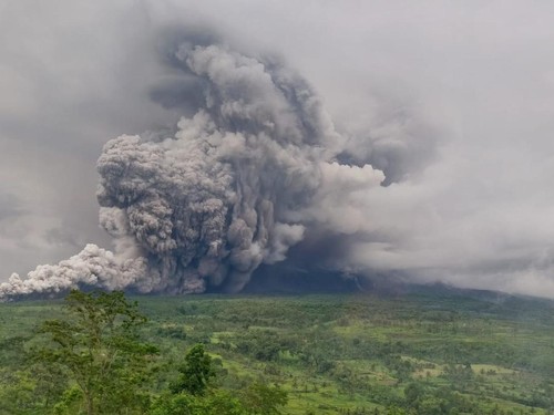 Semeru Erupsi, 178 Pendaki Terpaksa Bertahan di Ranu Kumbolo