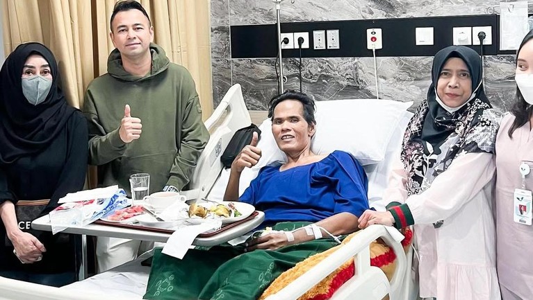 Fahmi Bo dan Mantan Istri