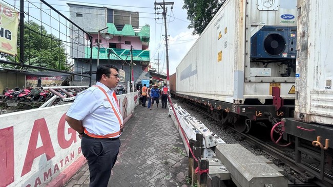 Atas peristiwa ini sejumlah perjalanan penumpang yang mengalami gangguan perjalanan antara lain: KA Jayabaya, KA Commuter Line Arjonegoro, dan KA Mutiara Timur.