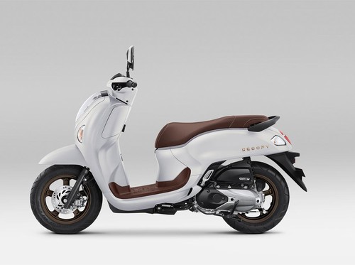 Warna-warna Baru Honda Scoopy 2025, Apa Saja yang Beda?
