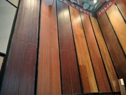 Biar Nggak Menyesal, Ketahui Cara Pilih Lantai Kayu yang Cocok di Rumah