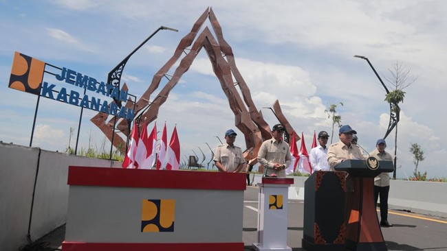 Presiden RI Prabowo Subianto meresmikan Jembatan Kabanaran, Rabu (19/11), yang disambut dengan suasana haru dan antusias oleh warga setempat.