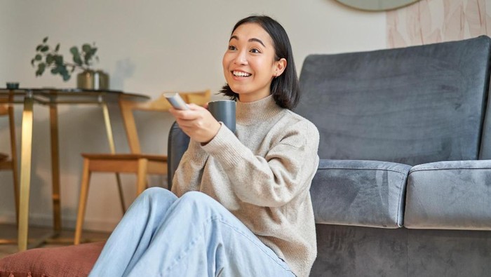 4 Manfaat Rewatch Serial Favorit untuk Kesehatan Mental