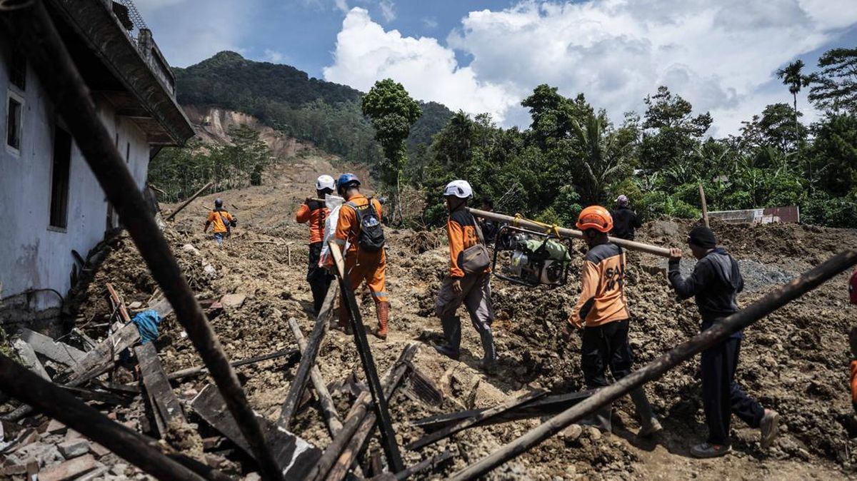 Update Longsor Banjarnegara: 10 Orang Tewas, 18 Masih Hilang