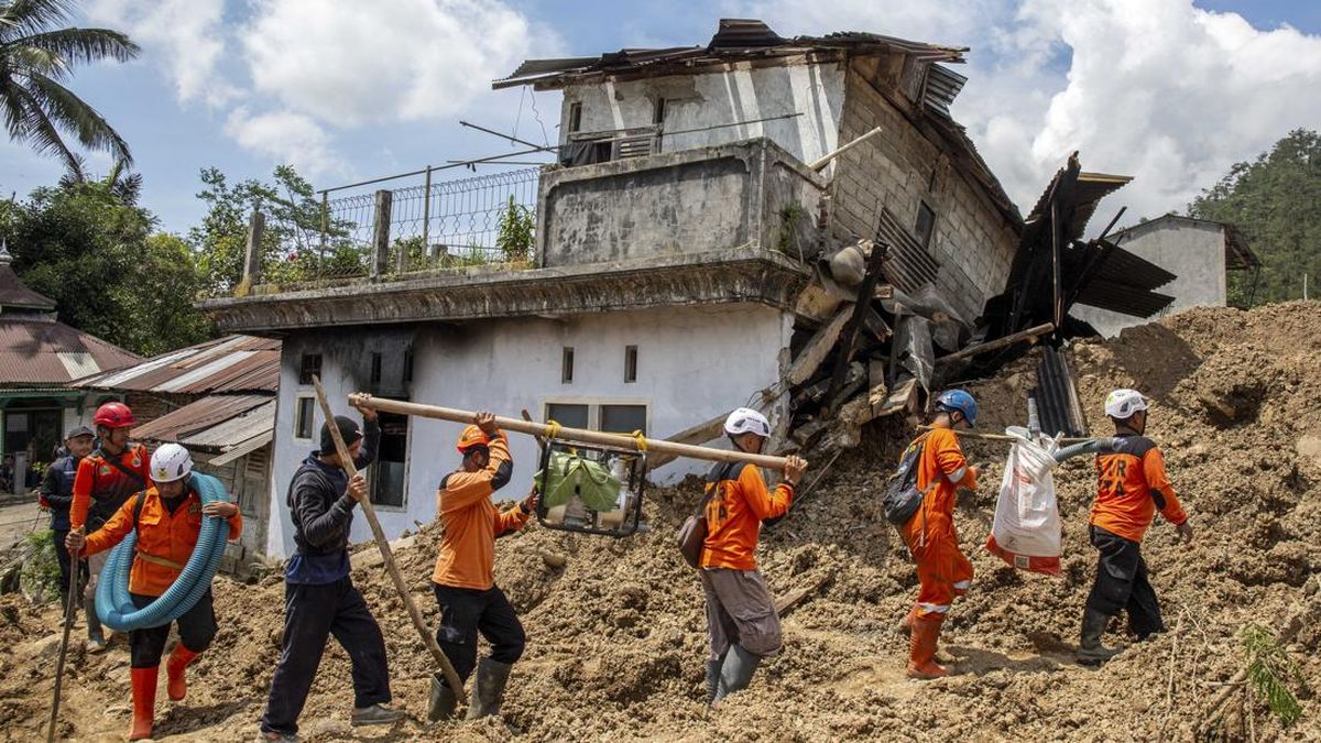 Update Longsor Banjarnegara: 3 Orang Tewas, 25 Masih Hilang