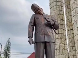 Penyebab Patung Soekarno di Indramayu Miring