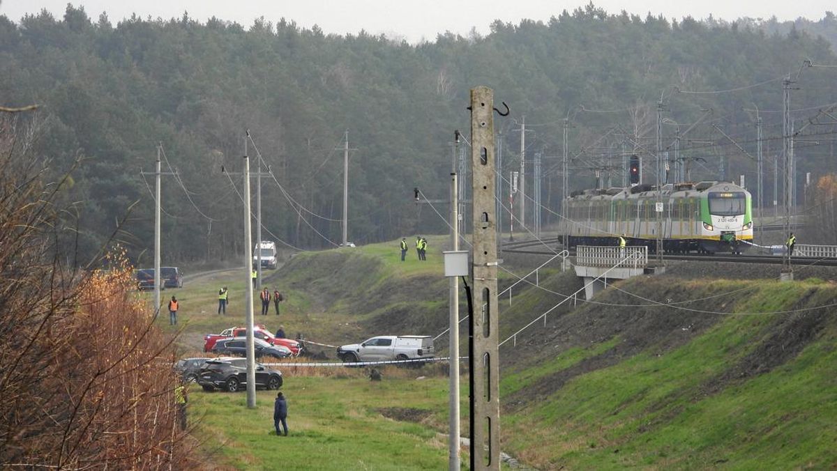 Polandia Tuduh 2 Warga Ukraina Ledakkan Rel Kereta Dekat Warsawa