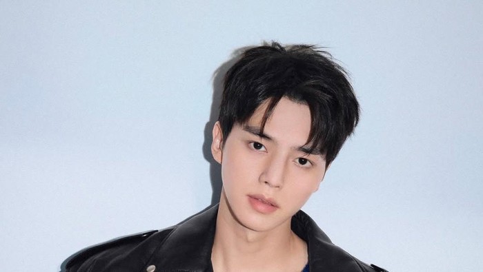 Simak Gaya Keren Aktor Korea Song Kang yang Jadi Brand Ambassador Baru Loewe