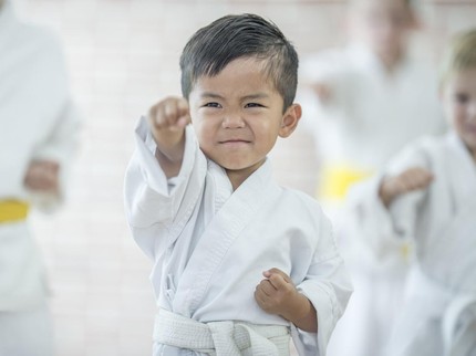 Usia Berapa Anak Mulai Dibekali Latihan Bela Diri? Ini Jawabannya Menurut Psikolog