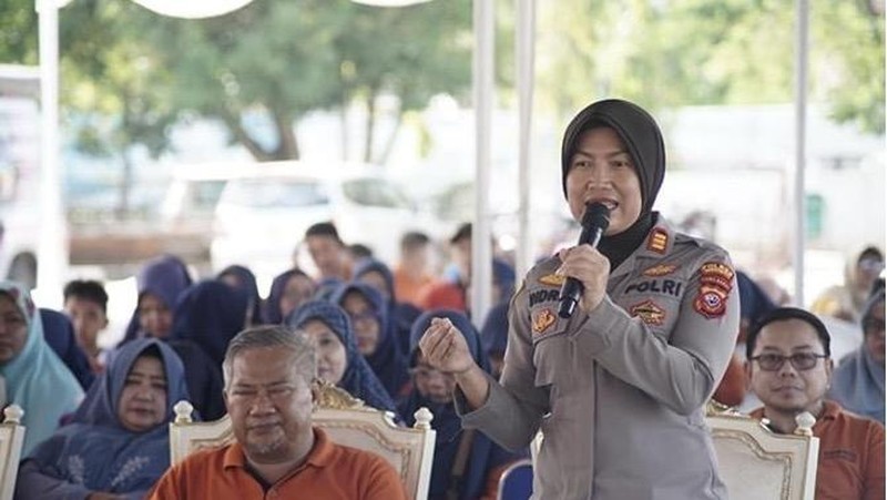 Dinas Kesehatan (Dinkes) Kabupaten Indramayu menggelar acara Kick off Kampanye Tuberkulosis TOSS TB (Temukan Obati Sampai Sembuh) di Jawa Barat, baru-baru ini.