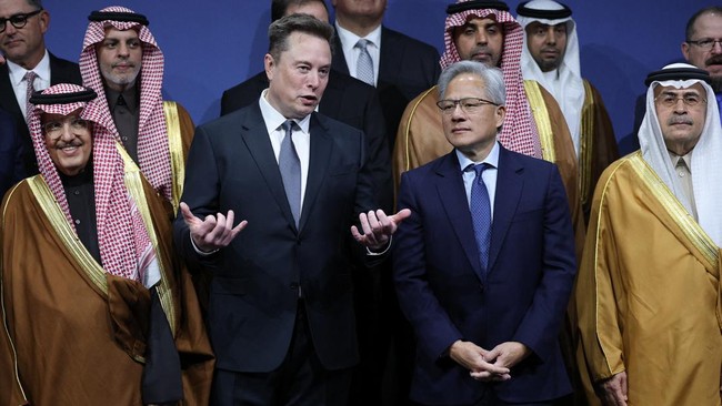 Elon Musk, miliuner sekaligus pemilik SpaceX dan Tesla, dan CEO Nvidia Jensen Huang sepakat bekerja sama dalam sebuah proyek di Arab Saudi.