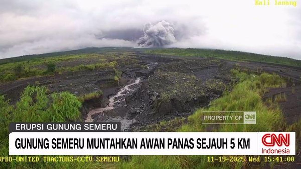VIDEO: Gunung Semeru Meletus, Akses Lumajang-Malang Ditutup