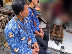 Tiga Hari Absen, Guru di Surabaya Turun ke Rumah Jemput Siswa
