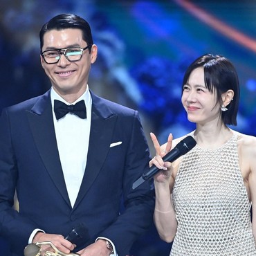 Direkam Son Ye Jin Saat Raih Piala Aktor Terbaik Baeksang Awards, Hyun Bin: I Love You
