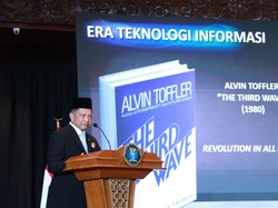 Mendagri Tito Terima Penghargaan Adibhakti Sanapati