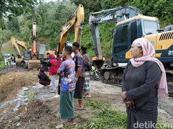 Video: 3 Alat Berat Terjebak di Sungai Aliran Material Panas Semeru