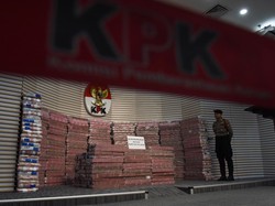 Giliran KPK Pamer Gunungan Duit Rampasan