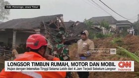 VIDEO: Longsor Timbun Rumah, Motor, dan Mobil di Ponorogo