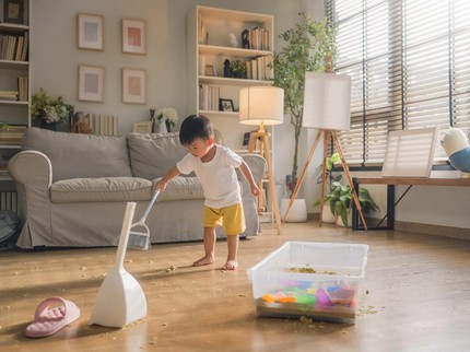 Perlukah Memberi Uang Setelah Anak Bantu Orang Tua Lakukan Pekerjaan Rumah?