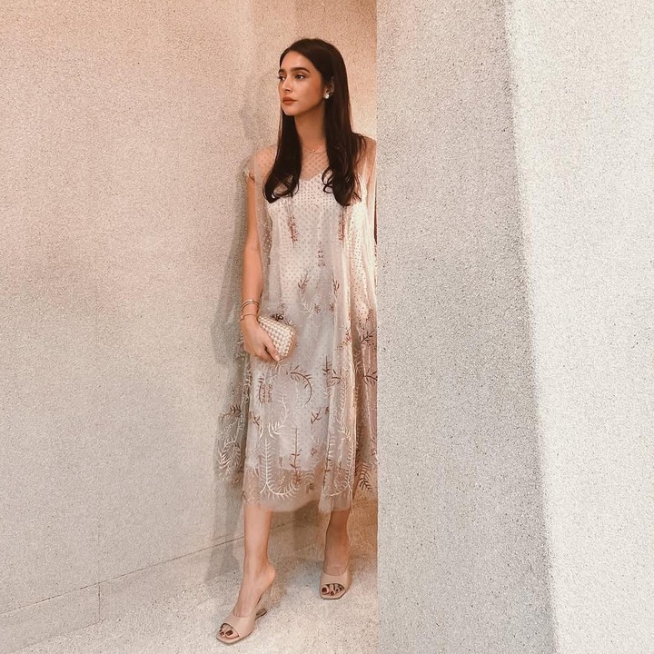 <p>Banyak netizen memuji penampilan Nabila yang awet muda dan makin cantik di usia menginjak 40 tahun. Beberapa di antaranya menuliskan pujian tersebut di kolom komentar unggahan Nabila di Instagram. "Cantik beutiful kak nabila," tulis akun @ib***. "Mba nabila cantiknya kelewatan banyak," ungkap @ju***. "Kenapa dia g keliatan tua sm sekali woyyyyyyy aku iri," kata akun @ca***. (Foto: Instagram @nsyakieb85)</p>