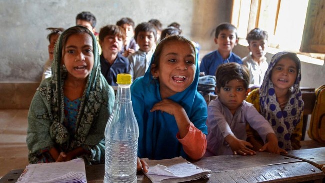 Lanskap pendidikan Madrasah di Pakistan disorot, munculkan kekhawatiran soal kualitas pendidikan hingga keterbatasan keterampilan lulusan.