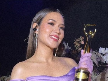 Menang AMI Awards, Raisa Singgung Vidi hingga Sang Ibu yang Berjuang Lawan Kanker
