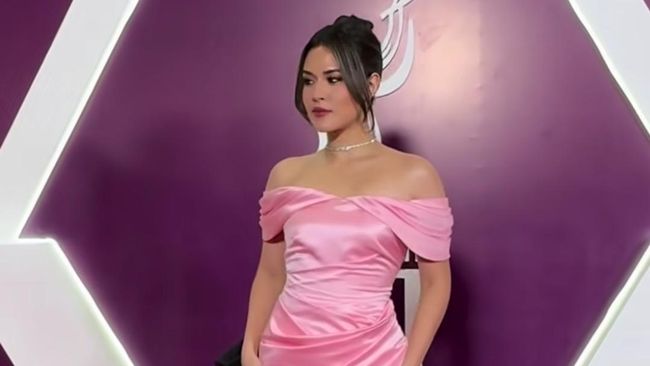 Takut Ditanya-tanya, 6 Momen Raisa Kabur Lari Pakai Gaun Panjang dan High Heels