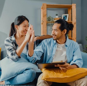 7 Resolusi yang Bisa Dibuat Bersama Pasangan untuk Hubungan yang Lebih Kuat