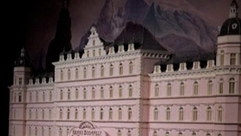 Melihat Pameran Tiga Dekade Perjalanan Sinema Wes Anderson