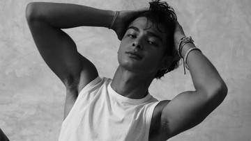 Highlight Dunia Hiburan InsertLive : 7 Potret Tampan Tristan Molina Berondong Daun Muda yang Mesra dengan Olla Ramlan