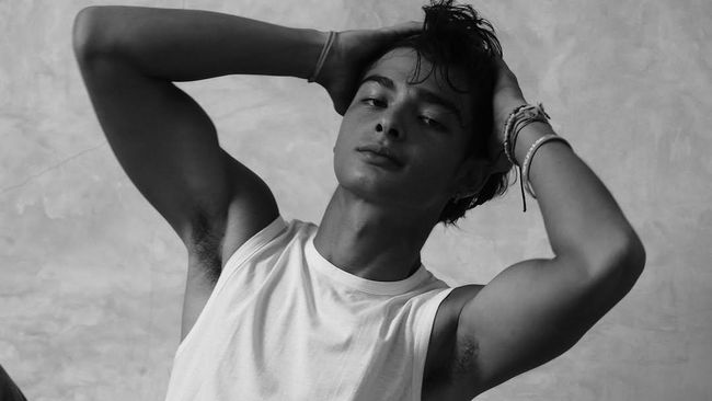 7 Potret Tampan Tristan Molina Berondong Daun Muda yang Mesra dengan Olla Ramlan