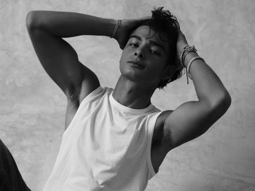 7 Potret Tampan Tristan Molina Berondong Daun Muda yang Mesra dengan Olla Ramlan