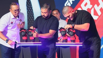 Kabar Sport CNN Terbaru : Chong Wei Bangga Malaysia Gandeng Khabib untuk Cetak Atlet Juara