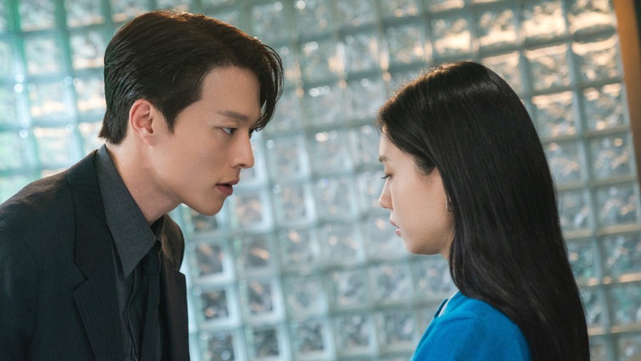 Ahn Eun Jin dan Jang Ki Yong di Drama Korea Dynamite Kiss