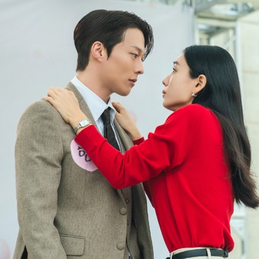Chemistry Jang Ki Yong dan Ahn Eun Jin di Lokasi Syuting 'Dynamite Kiss' Bikin Gemas